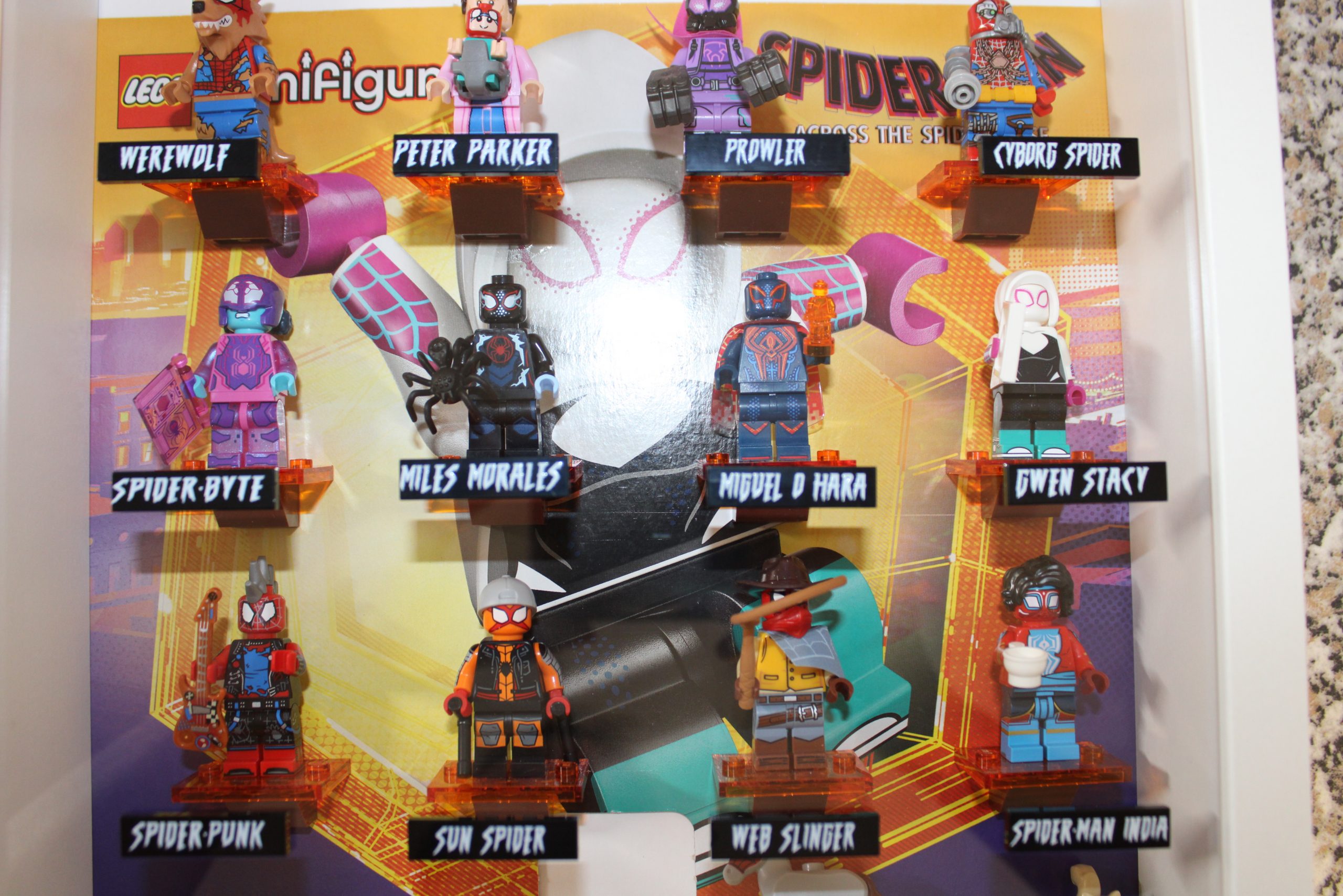 Lego ® Satz Fliesen Figurennamen d. Minifiguren Serie Spiderman - across the spiderverse - 71050