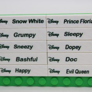 Lego ® Satz Fliesen Figurennamen d. Minifiguren Serie - Schneewittchen und die 7 Zwerge